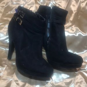 ✨✨✨Black ankle stilettos✨✨✨Size 8✨✨✨